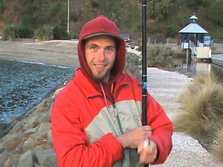 lecon de peche pour val il apprend vite